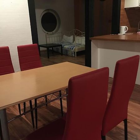 סייבטאל Train Fans Guesthouse מראה חיצוני תמונה
