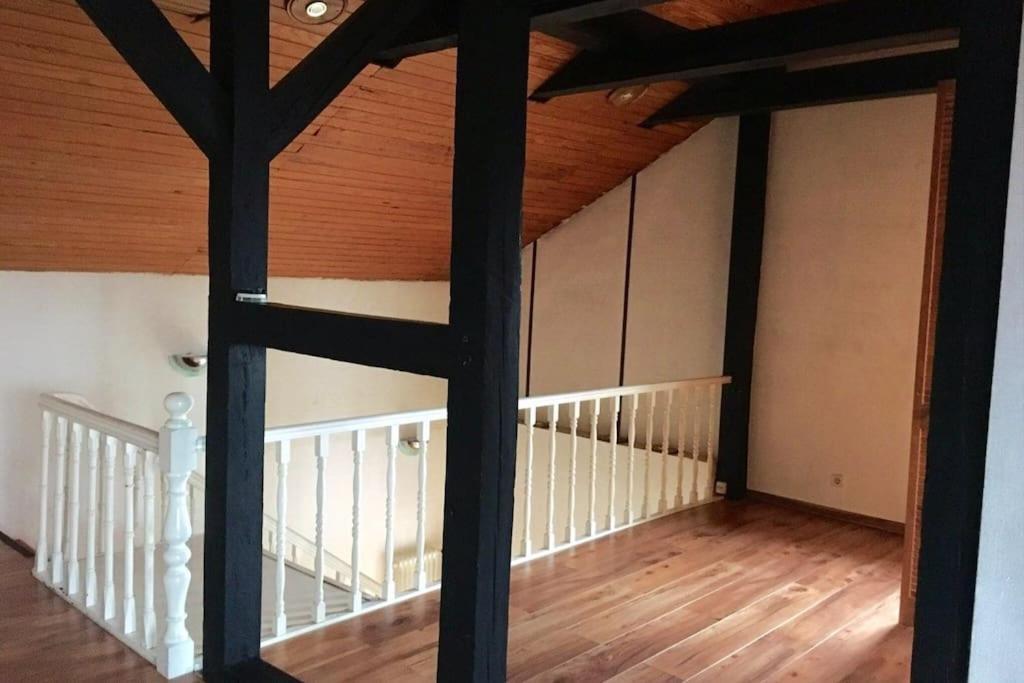 סייבטאל Train Fans Guesthouse מראה חיצוני תמונה