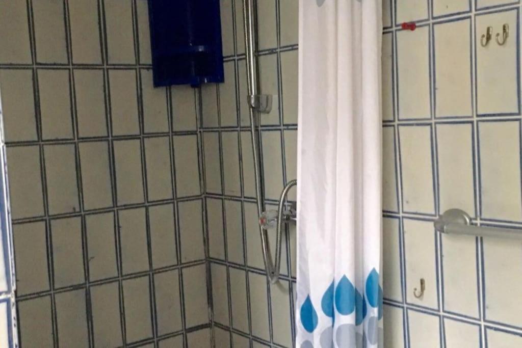 סייבטאל Train Fans Guesthouse מראה חיצוני תמונה
