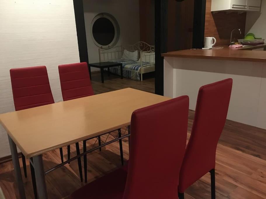 סייבטאל Train Fans Guesthouse מראה חיצוני תמונה